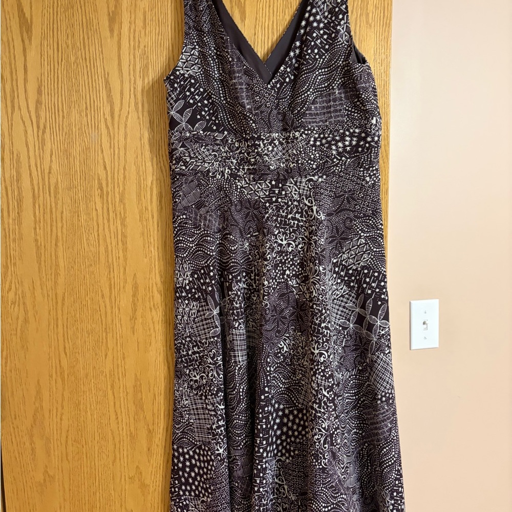 Madison Studio Black & White V-Neck Midi Dress